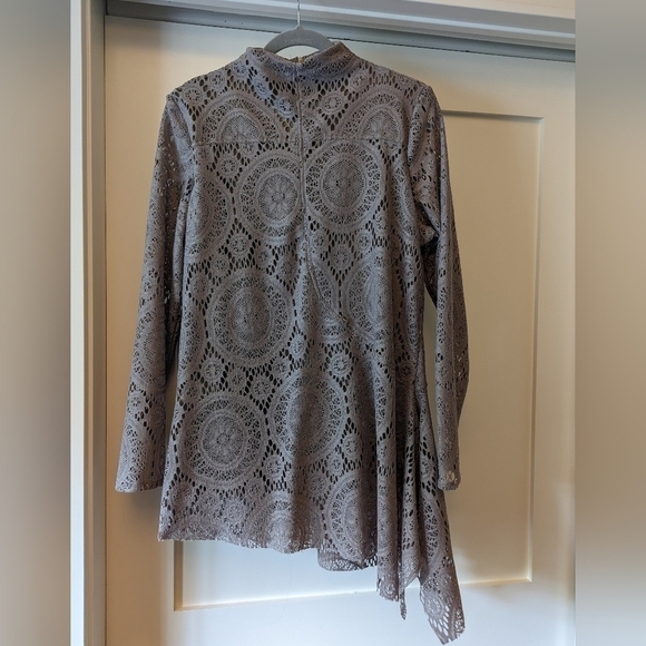 Soft Surroundings Eleyese Asymmetrical Lace Top Size Large - Picture 1 of 8